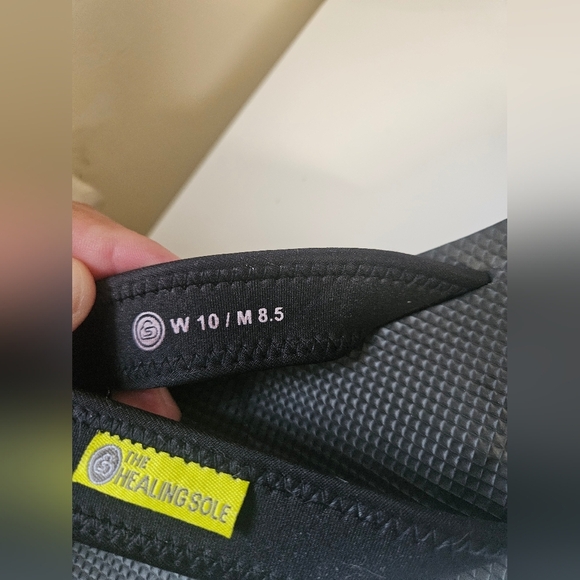 The Healing Sole Original 2.0 Flip Flops W10Black Gray Plantar Fasciitis Relief - Picture 6 of 8